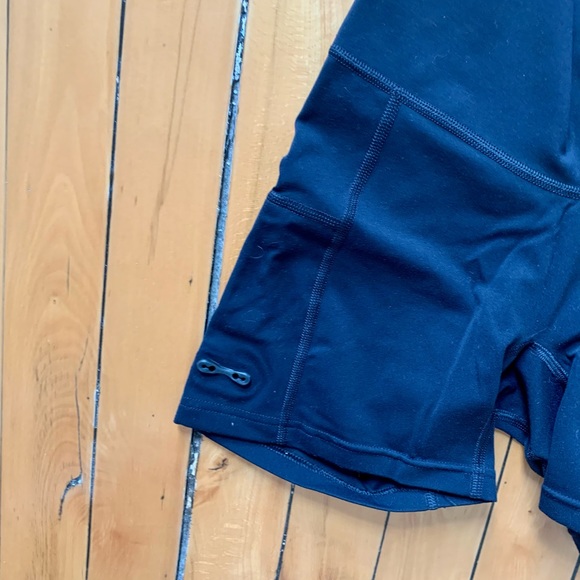 Gymshark Legacy Shorts - Picture 4 of 5